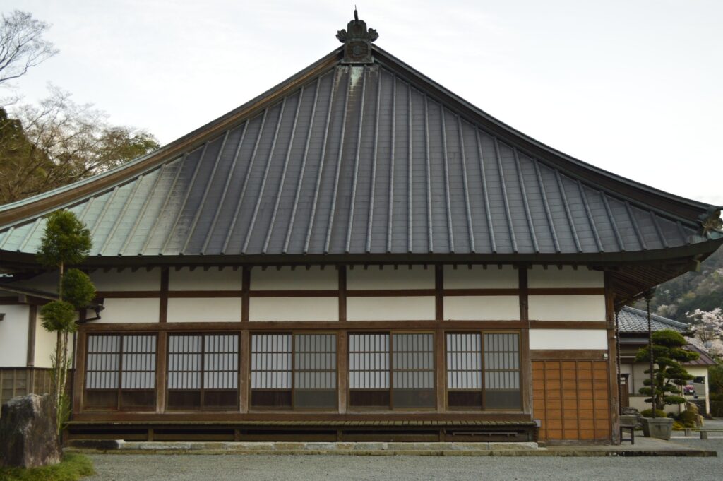 お寺の本堂